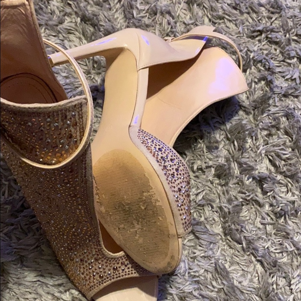 Heels - Picture 3 of 3